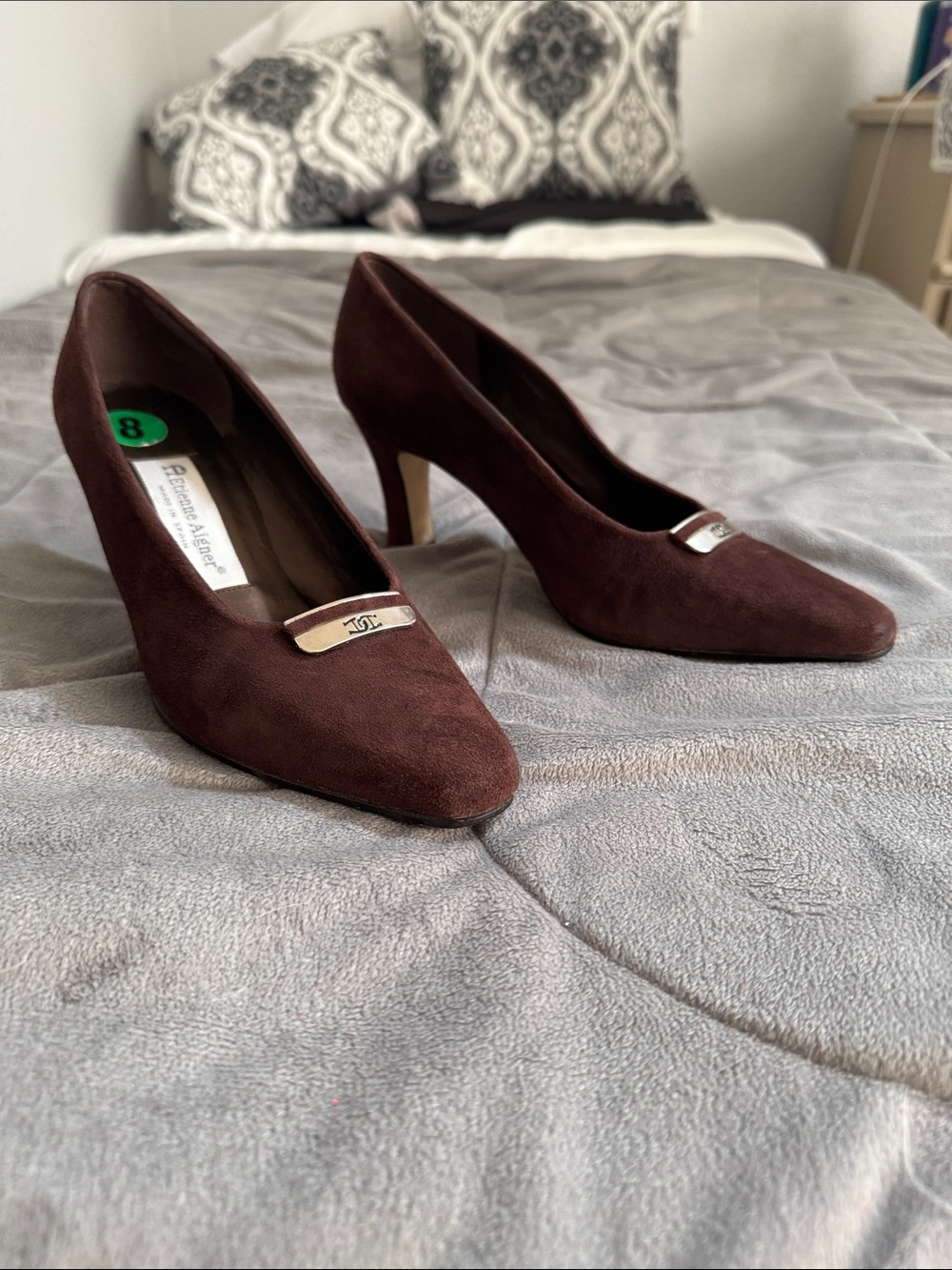 Etienne Aigner pretty Chocolate Brown Suede Mid Heel Pumps Sz 8M